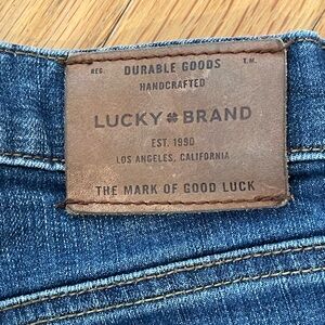 2 pair Men’s Lucky blue jeans Size 34x32 one 410 Athletic slim one 221 straight